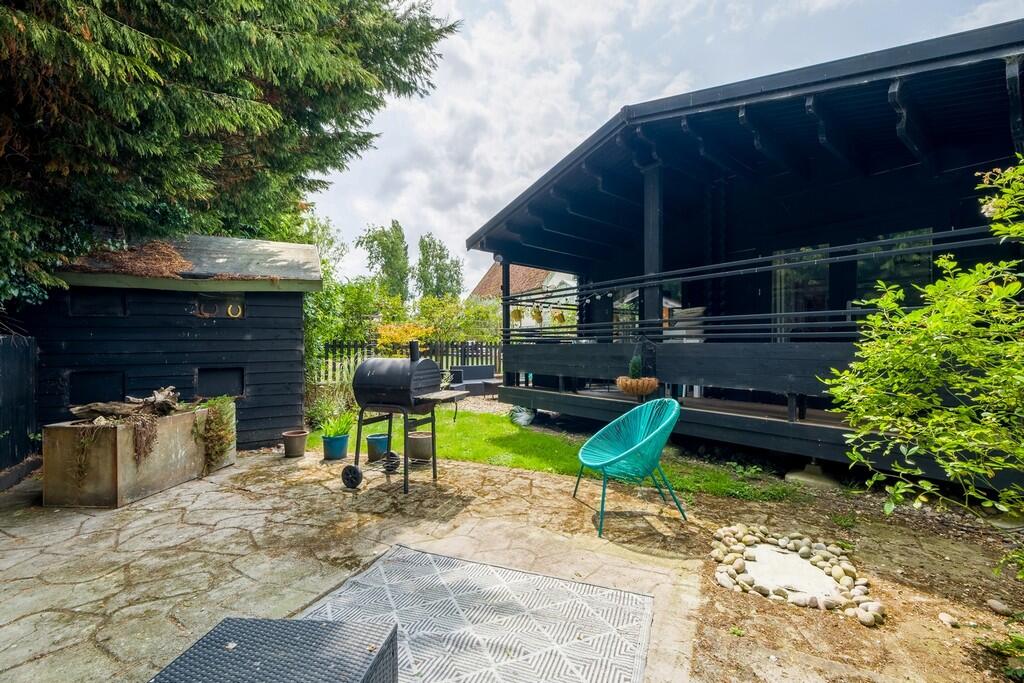 144px-Willow Cott...