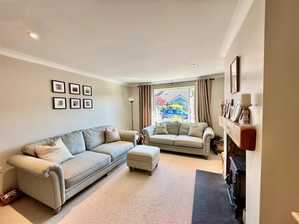 lounge 2.jpg