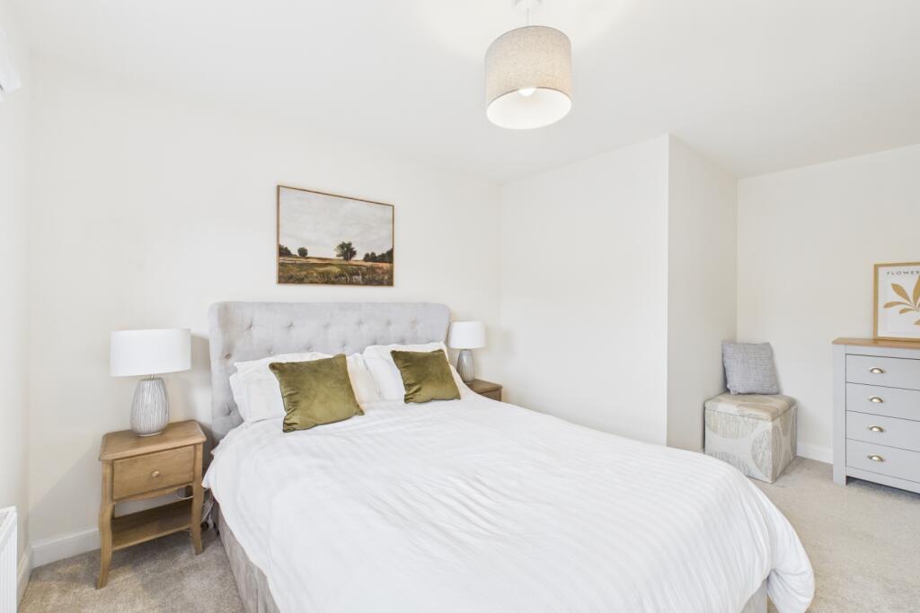 CAM03162G0-PR0323-STILL002