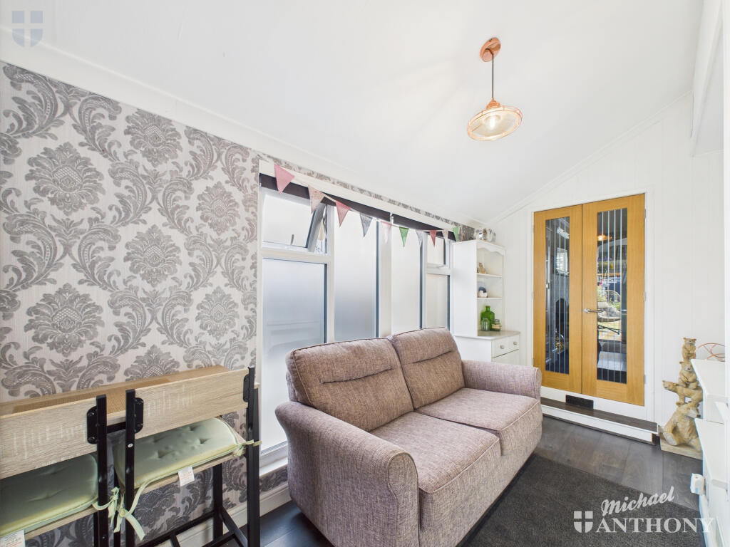 CAM03218G0-PR0699-STILL015