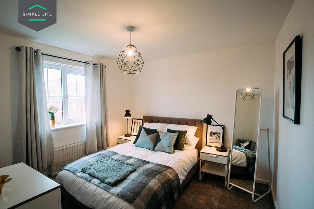 Dee_bedroom1.jpg