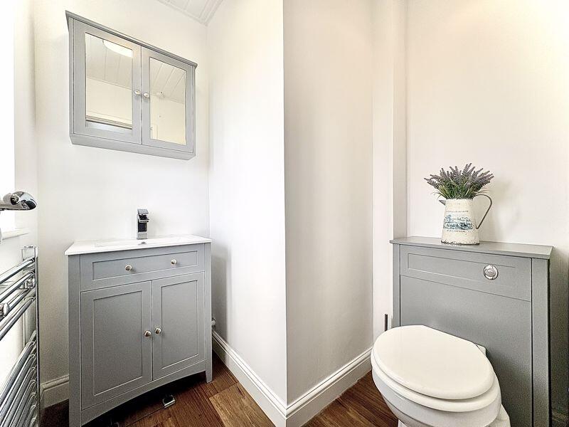FIRST FLOOR WC