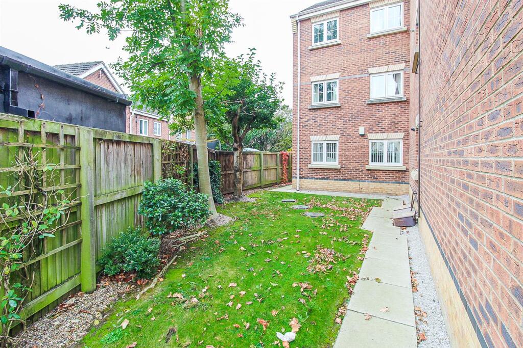 3 Sabine Fold Garden-2.jpg