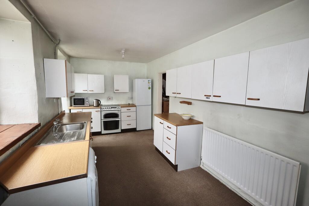 Kitchen / dining room