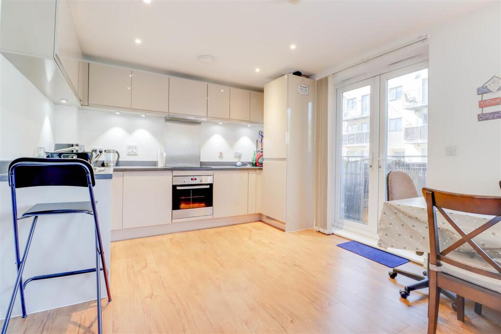 FLAT 2 RAMSDEN COURT FRONT-3.jpg