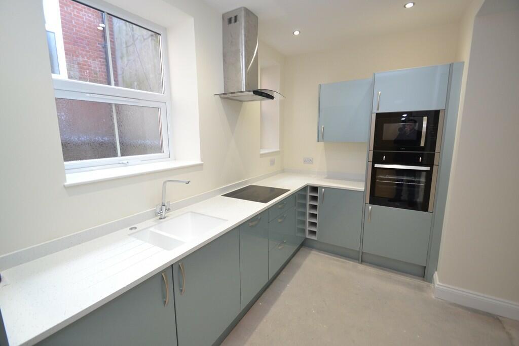 Kitchen (Main)