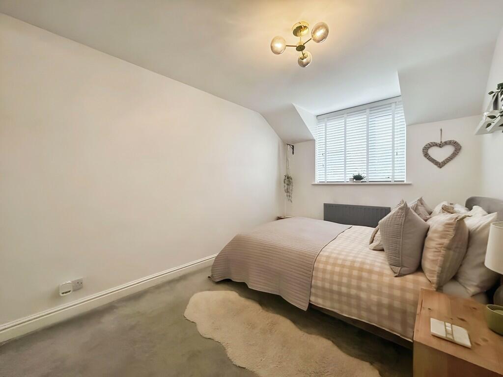 c80b3a82-WhatsApp...