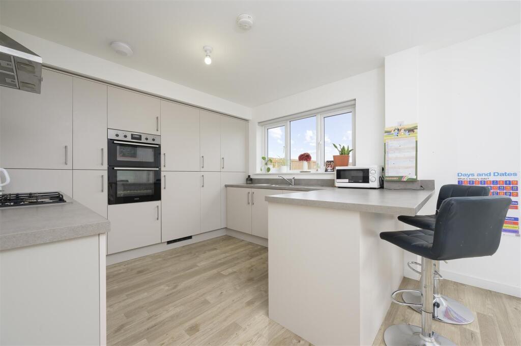 24 Jenny McCallum Way 015.jpg