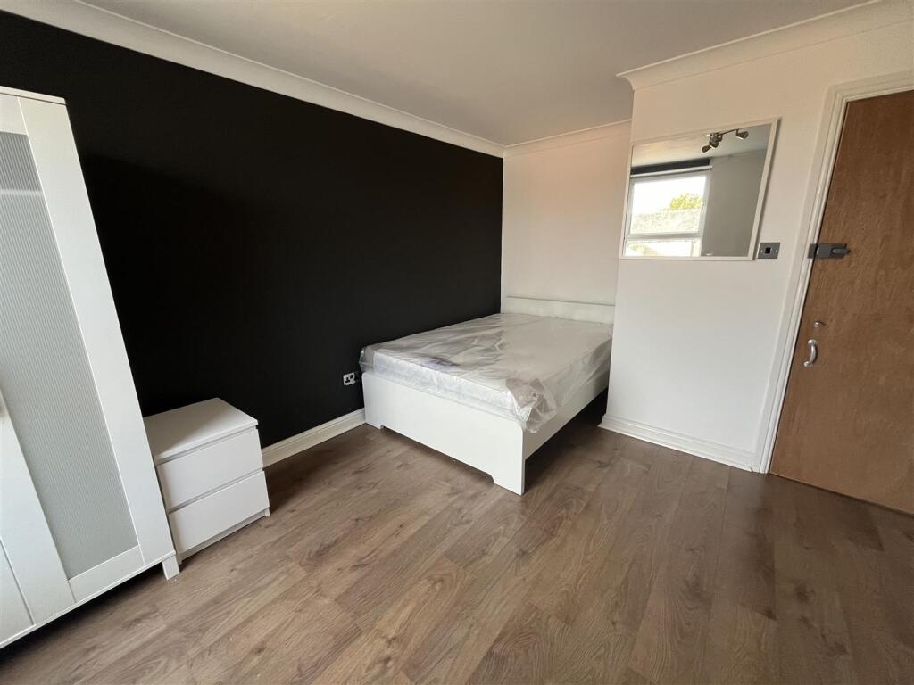 Room 8