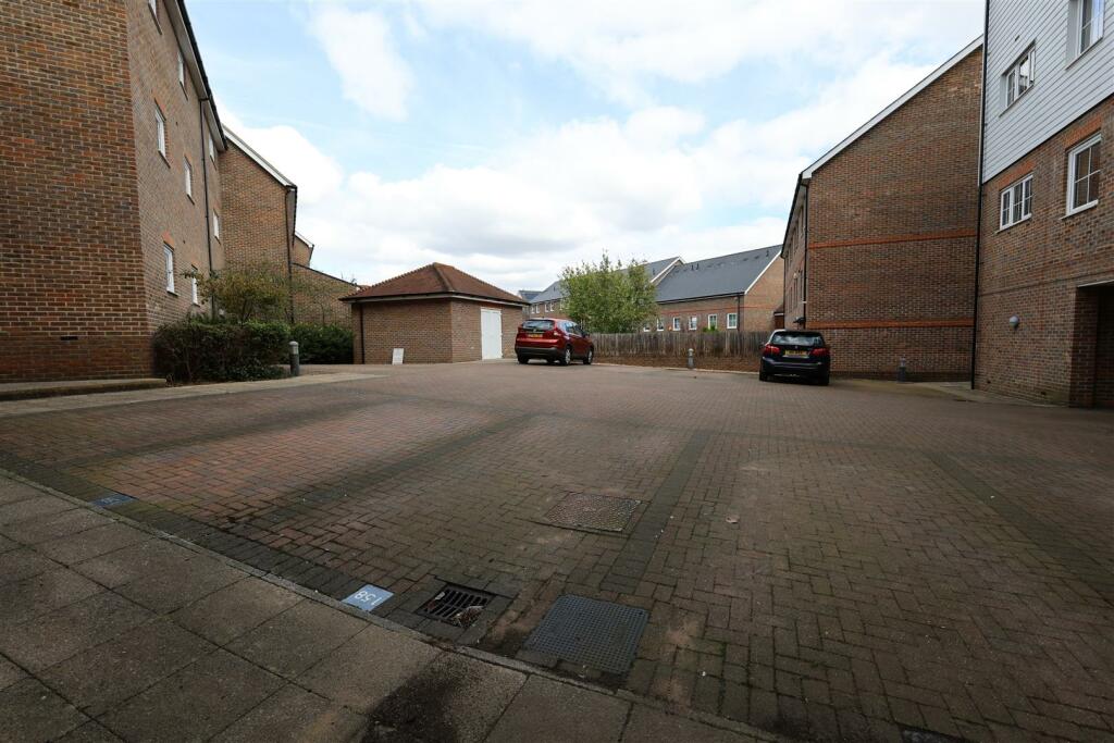 PRIVATE CAR PARK