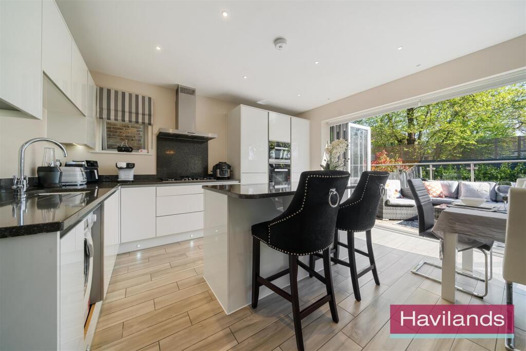 Wellston Crescent-2.jpg