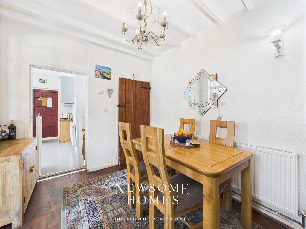 Hallway/ Dining Room
