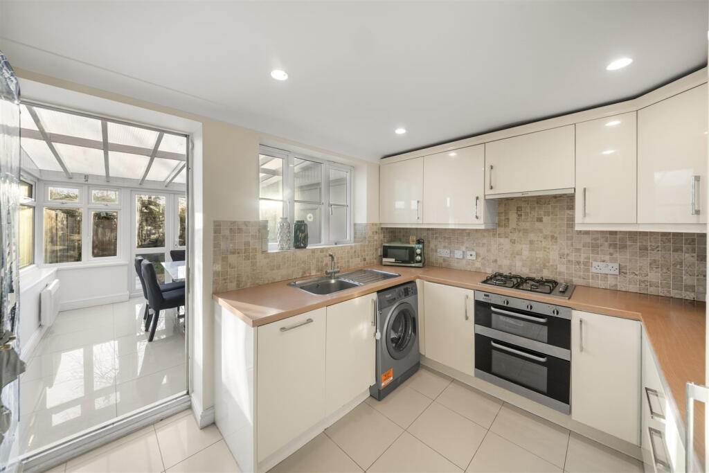 Rose Park Close, Hayes