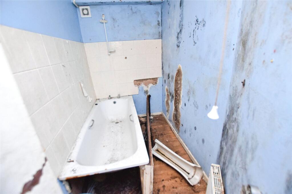 Ground Floor Bathroo