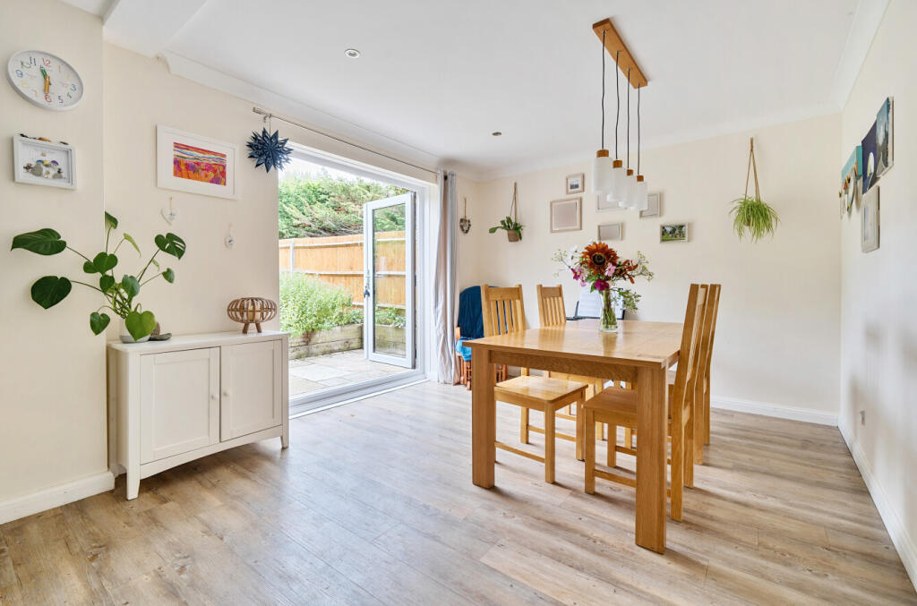 1332221-26-6895ea...