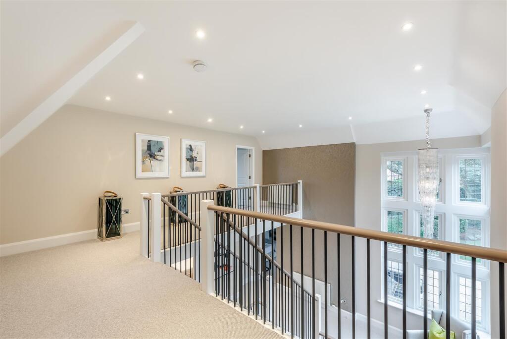 8538054-interior25.jpg
