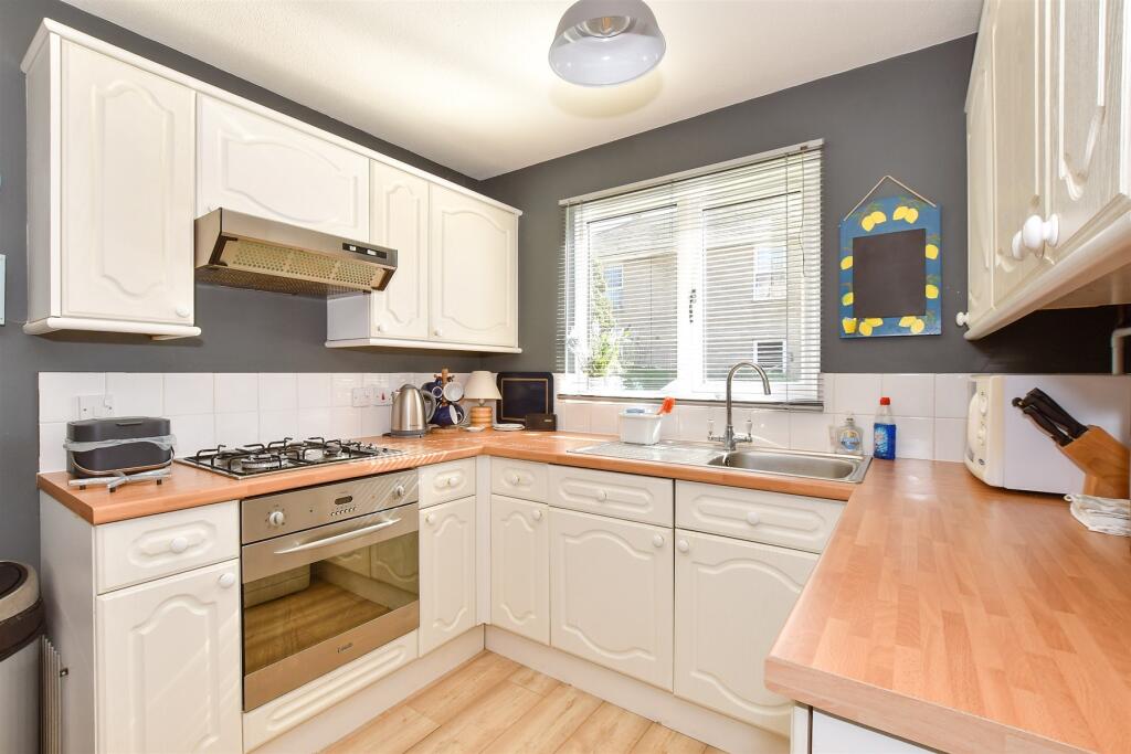 Kitchen/ Dining Area