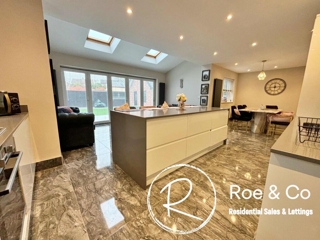 Kitchen/Diner/Family room