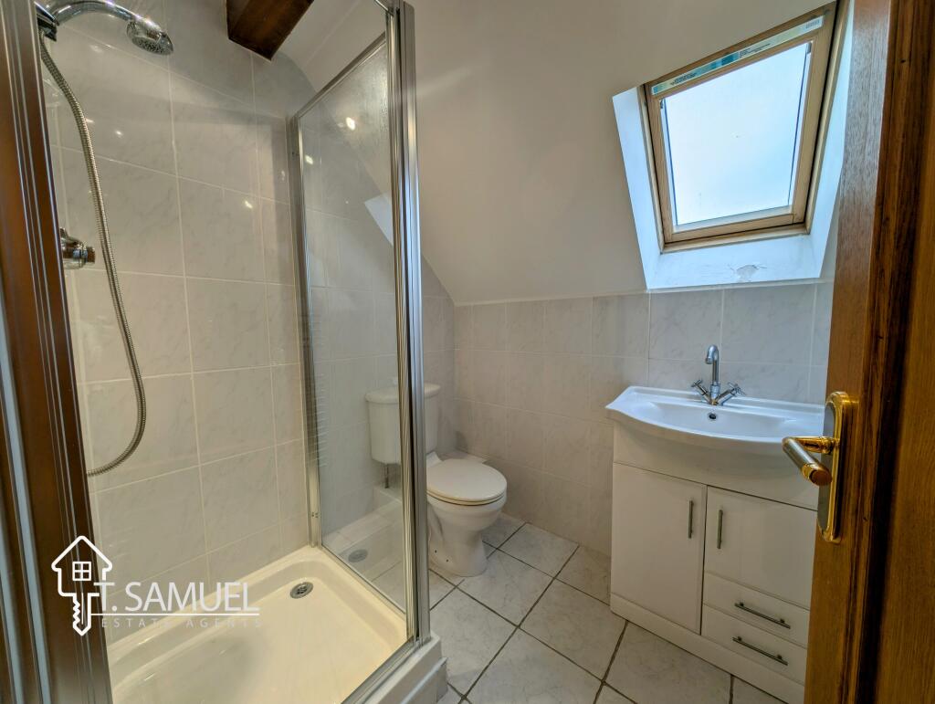 En=suite Bedroom 6