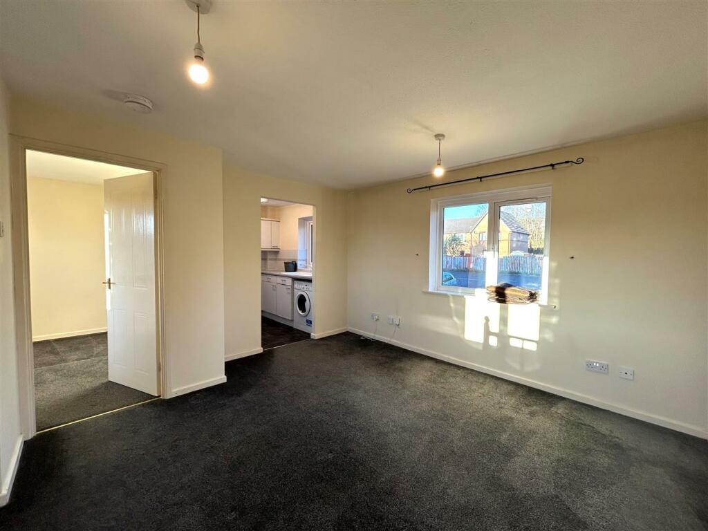 Living room 2.jpg