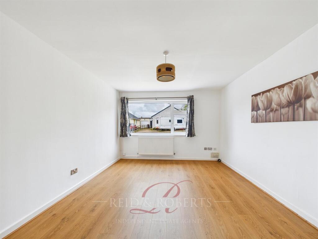 The Links, Gwernaffield, Mold