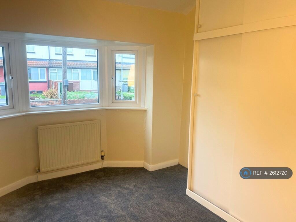 Main Bedroom With Built In Wardrobe/Storage