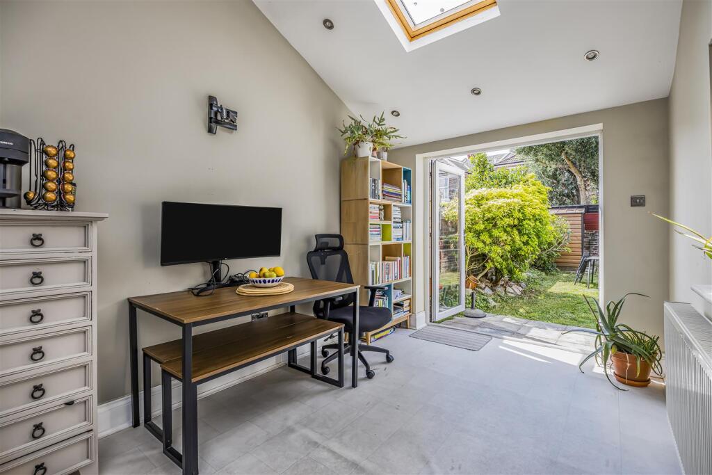 57 Chesterfield Road, Baffins-PorticoMarketing-Sol