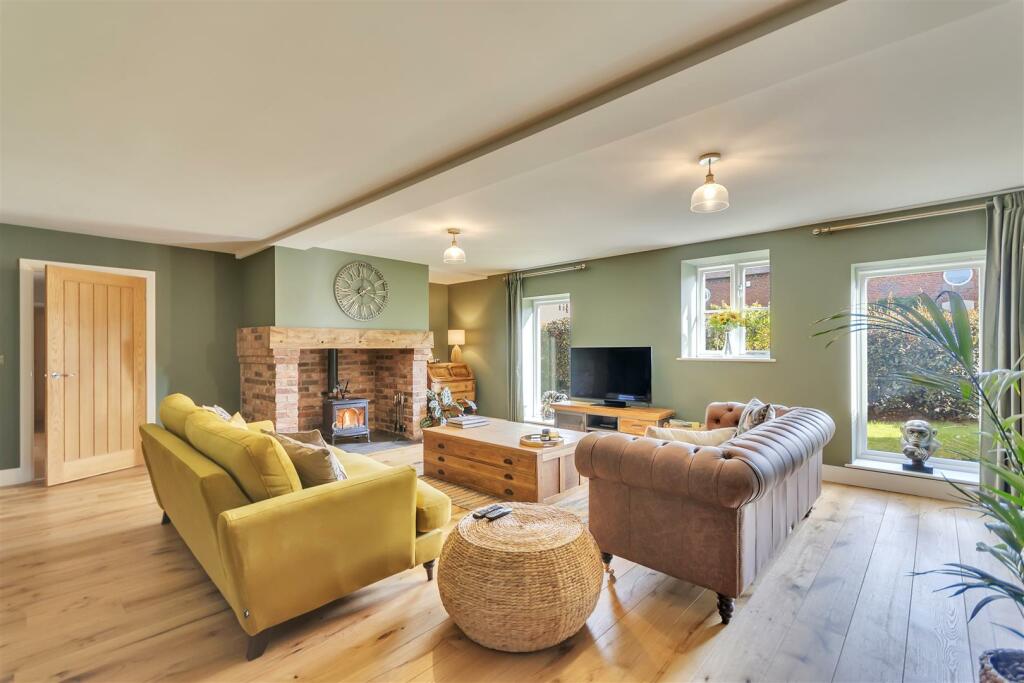 lounge1.jpg