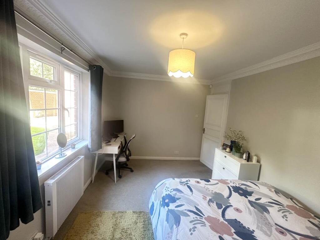 Bedroom 1 (2)