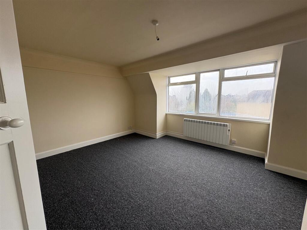 7a bedroom.jpg