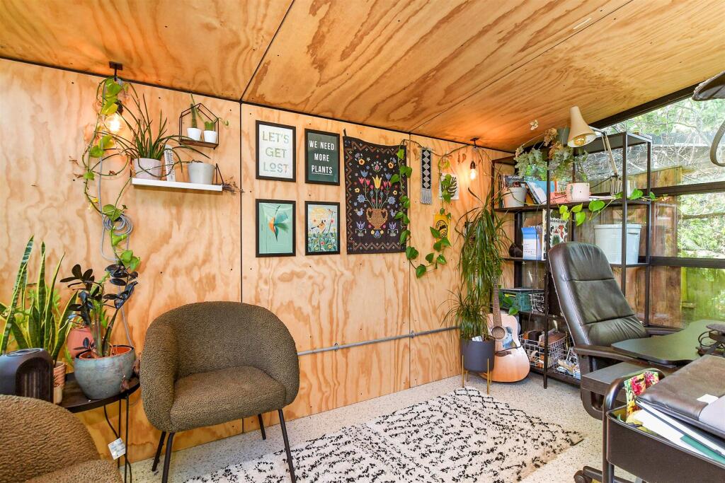 Workshop/Outbuildings