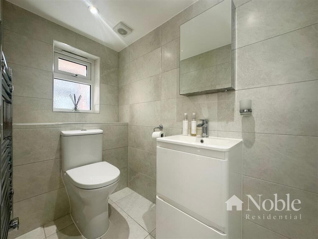 Ensuite (Annex)