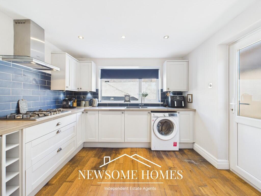 Kitchen/ Dining Room