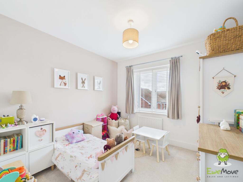 EweMove Estate Agents Basingstoke - Appian Way 