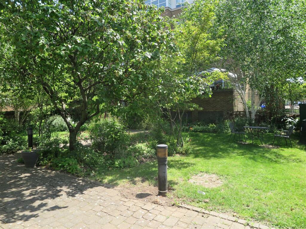 Communal Garden2.JPG