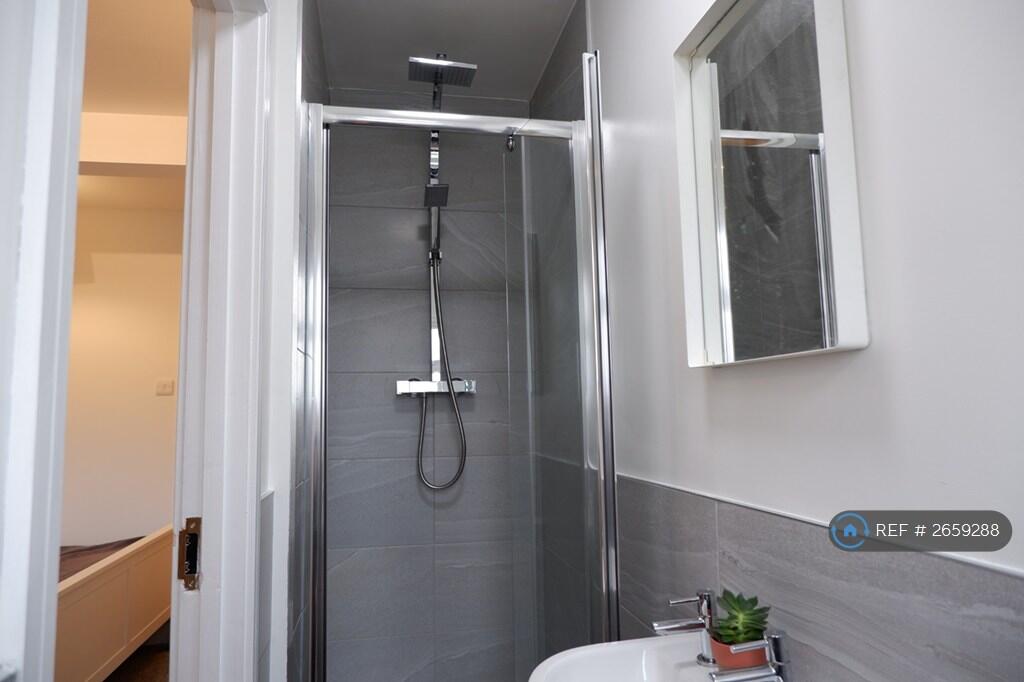 Bedroom 4 En-Suite