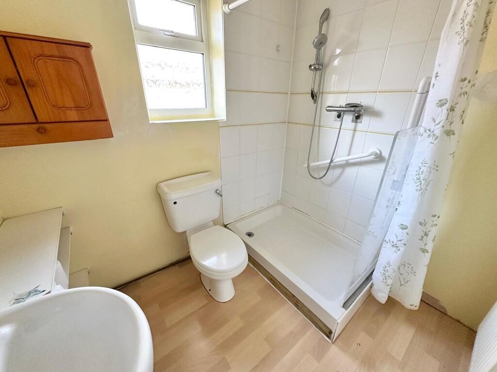 IMG-20251008-WA00...