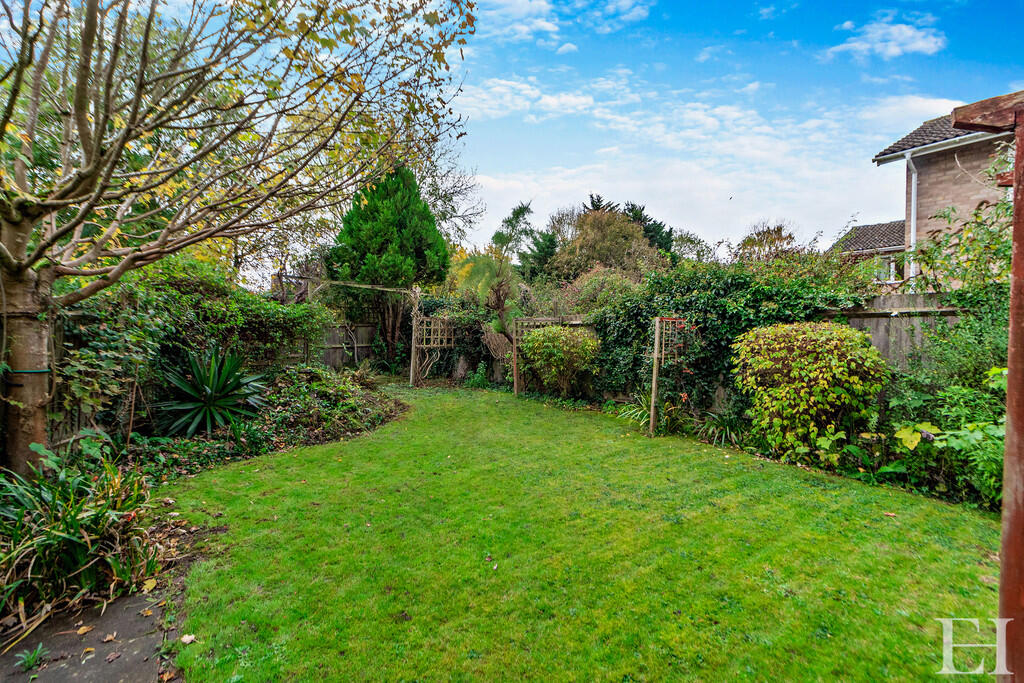 8626755-exteriorW...