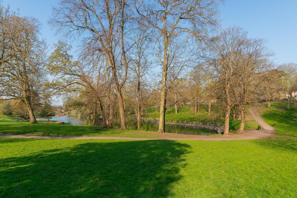 6C4HASG - External E.jpg