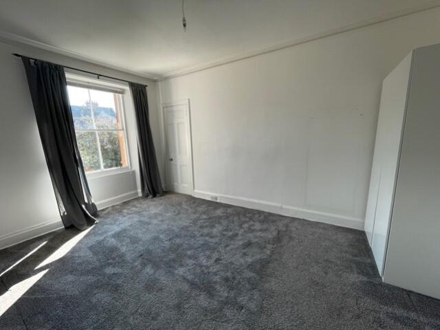 RearBedroomRightFromDoor.,jpg