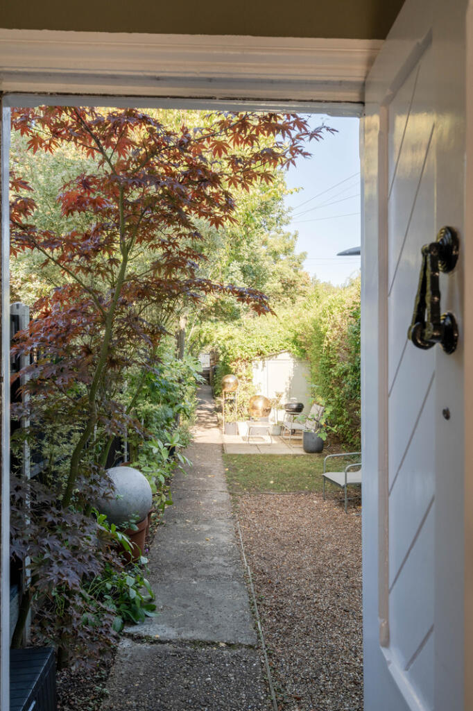 314272 - Manor Road, Chigwell IG7 - high res-05...