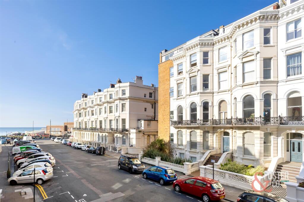 St Aubyns 22, Flat 2-022.JPG