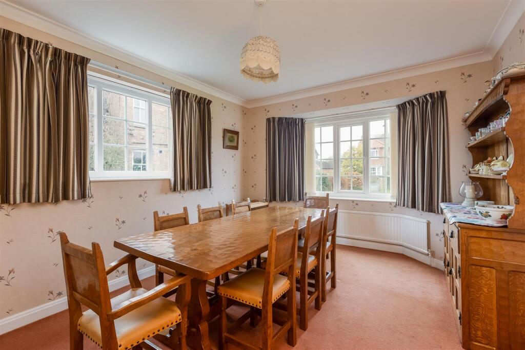 Station Road 9A Dining Room-1.jpg