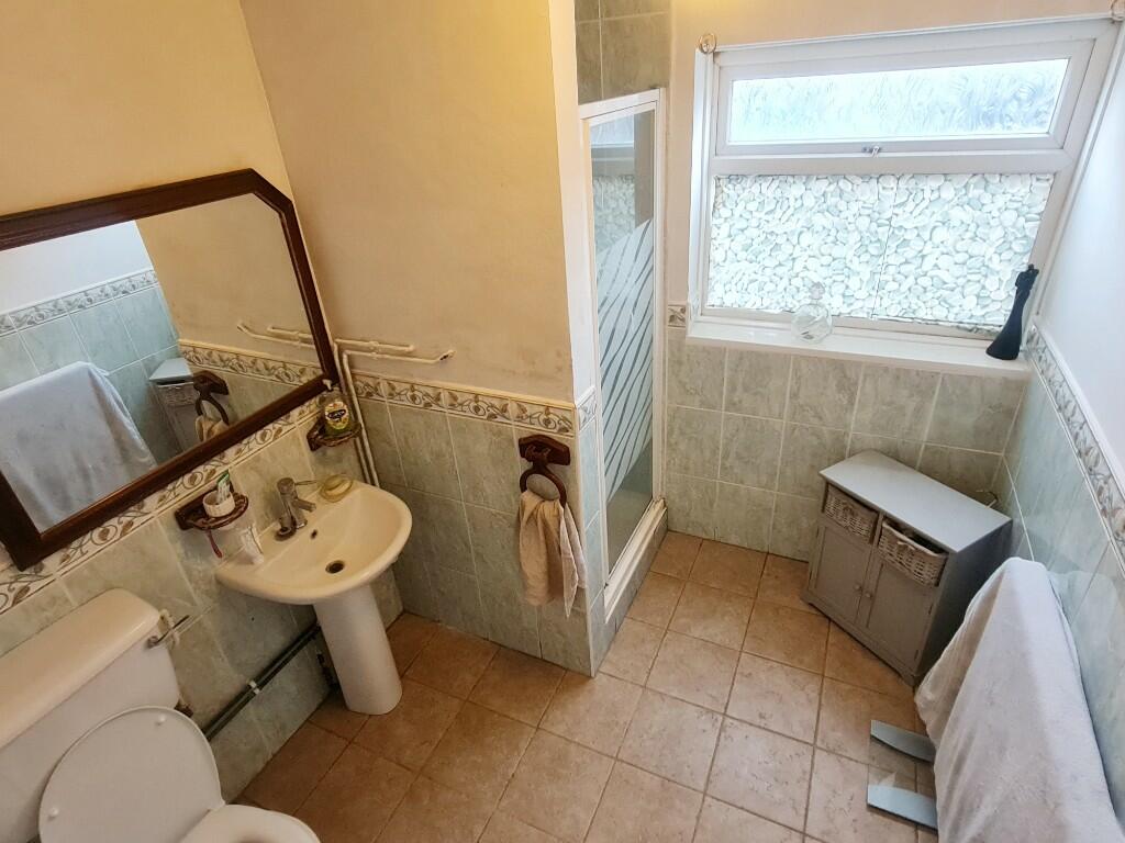 GF Shower Room