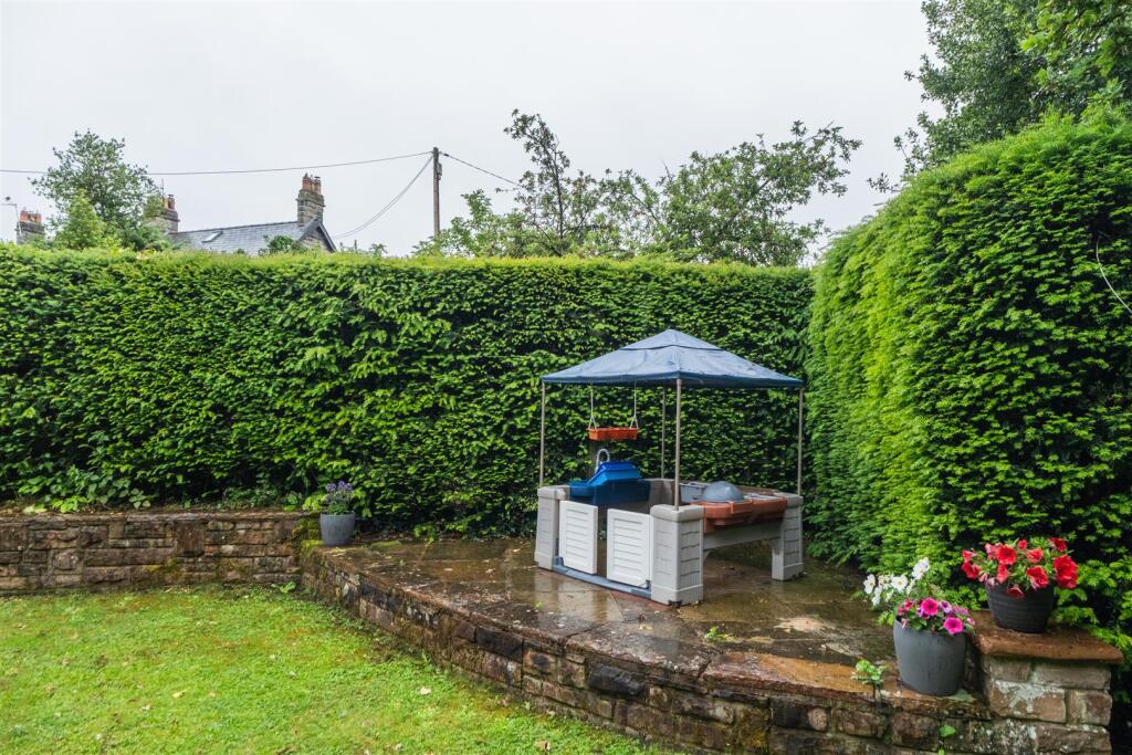Laburnum Cottage-042.jpg