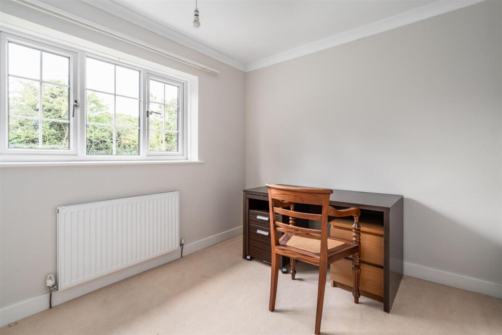 11 Beaconsfield Close-8_lo.jpg