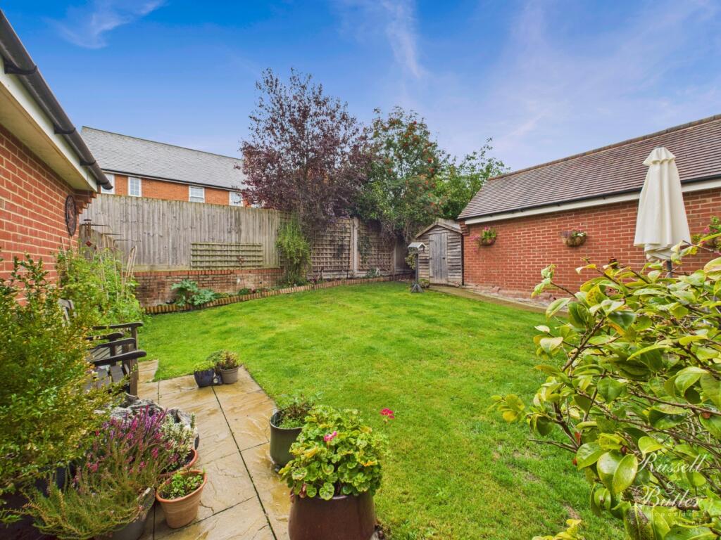 CAM02127G0-PR0332-STILL013