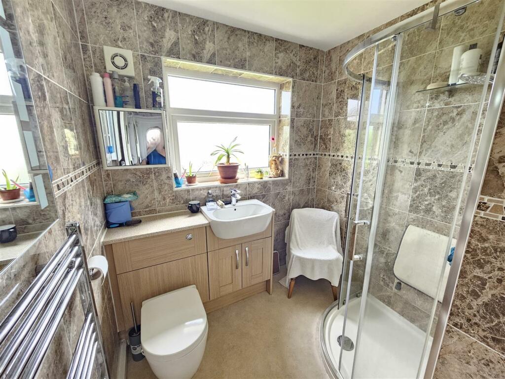 Shower Room.jpg