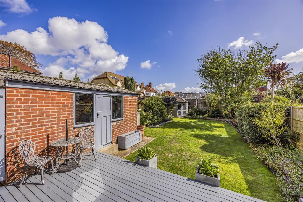 5 Woolner Avenue, Cosham-PorticoMarketing-SoldBy-4