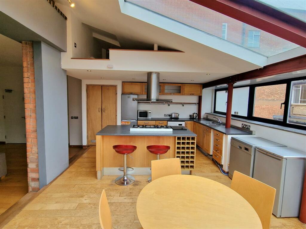 Kitchen/Dining
